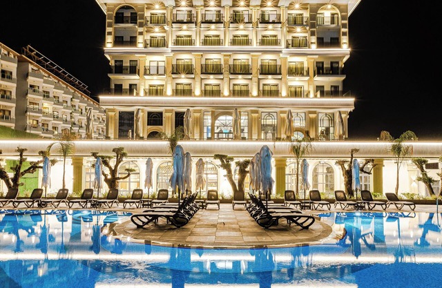 SERENITY QUEEN HOTEL