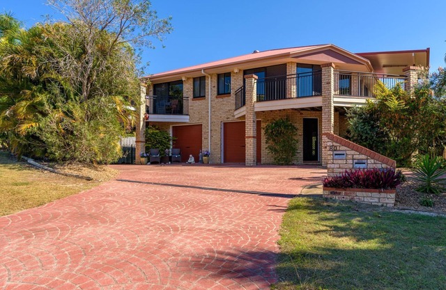 Sharon Lee 2 - Rainbow Beach