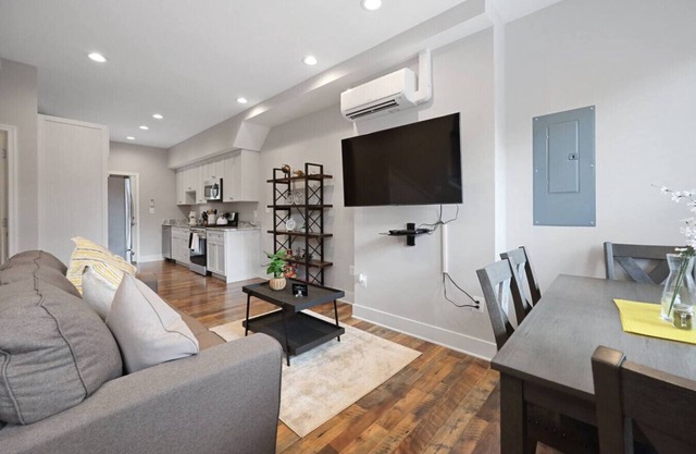 Shaw Chic Oasis: Metro-Accessible 2BR Rowhouse