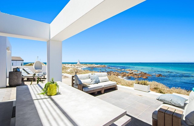 Shelley Point Beach Villa