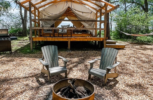 Shenandoah Valley Cozy Sunrise Glamping Tent