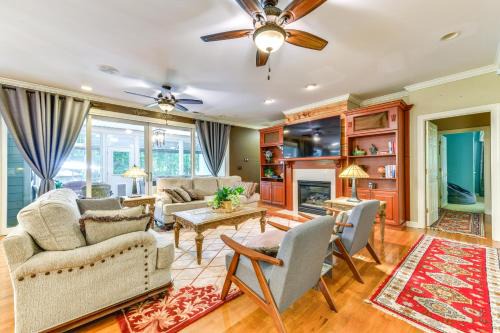 Sherrills Ford Escape with Hot Tub, Deck and Yard
