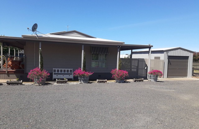 Sherry house - 1 min drive from Bannockburn