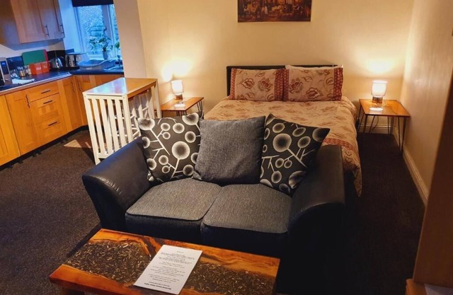 Sherwood Studio Annexe Entire Property