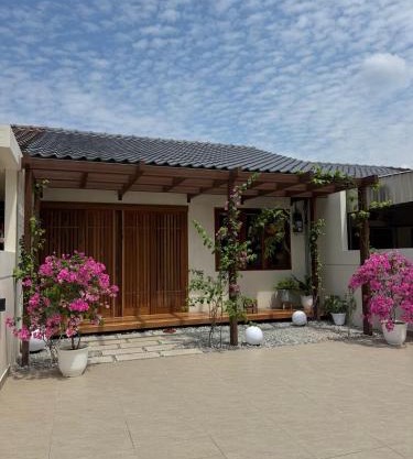 Shinju Villa with Jacuzzi Pool