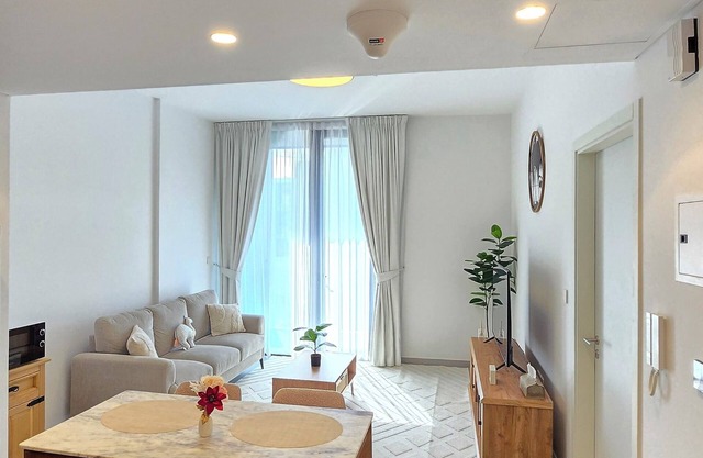 Shiro Elegant Living