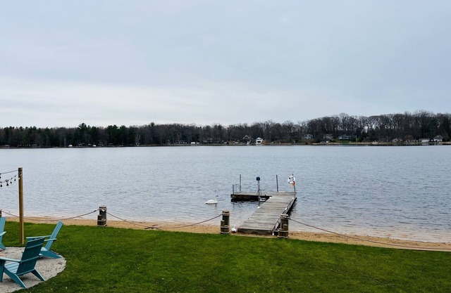 Shore Haven:Unwind in Comfort at Shore Haven – Your Perfect Summer Retreat on Silver Lake