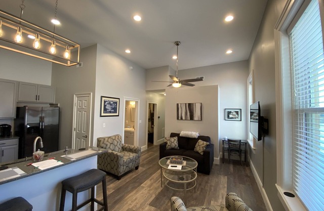 Short Stay close to Notre Dame perfect for football weekends or business travel.