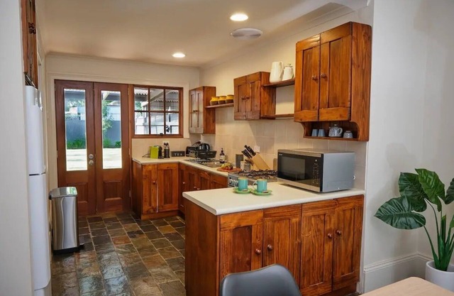 Short Walk to The Parade and Norwood Oval