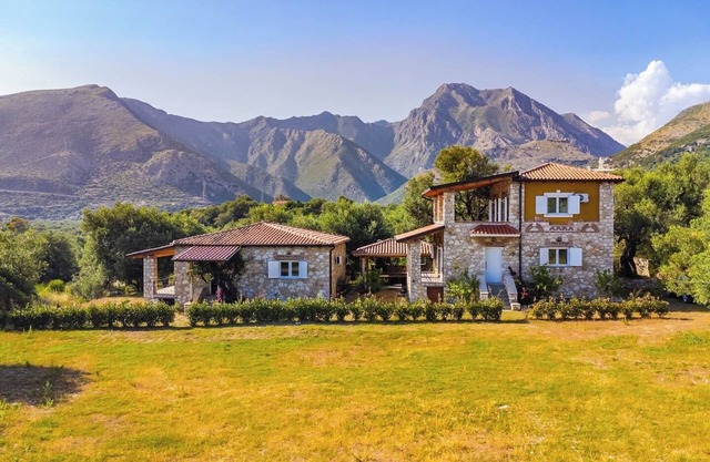 Siar | The Large Villa