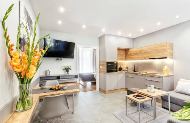 Silver King Apartment