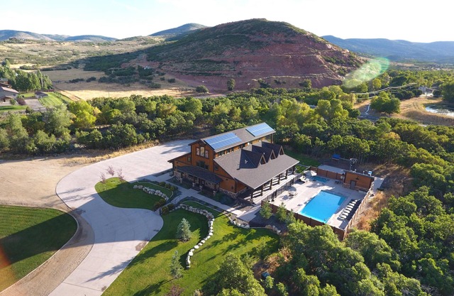Silver Springs Lodge in the Heber Valley