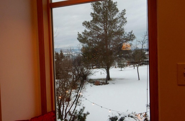 Silver Star Road Suites - Detached Two Bedroom Suite