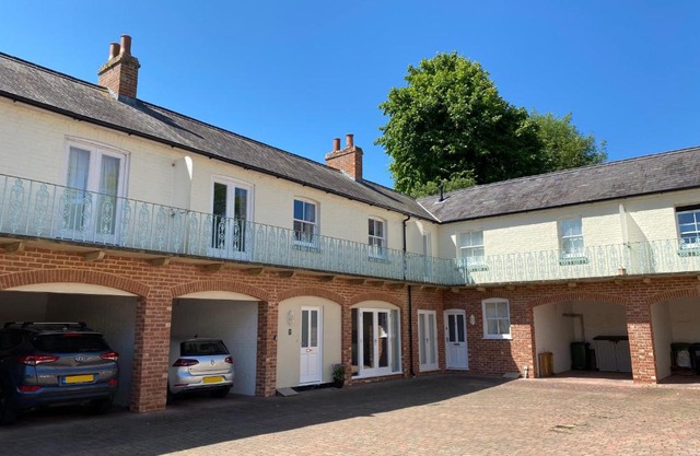Silverdale Mews