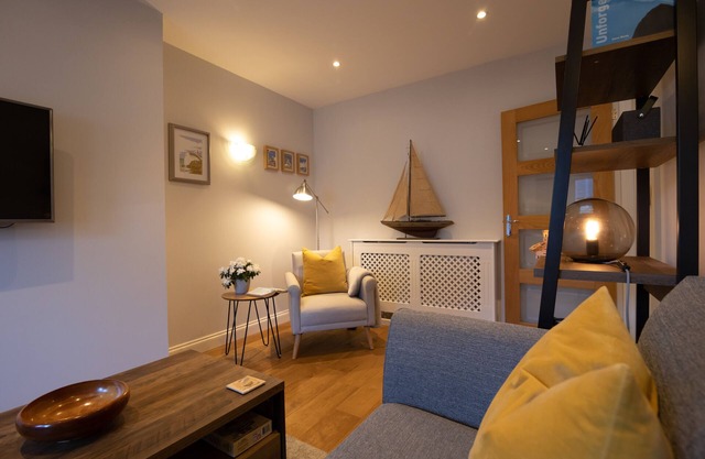 Silverdale Mews