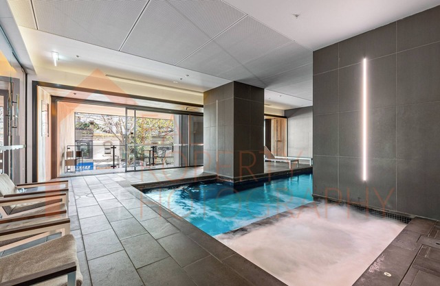 Simply Melbourne by Ready Set Stay - City Views, WIFI, full linen