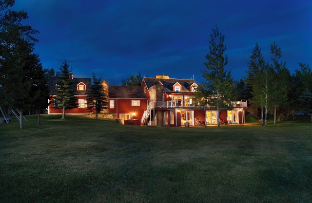 Since 1988, Rancho Alegre Lodge embraces the spirit of Jackson Hole