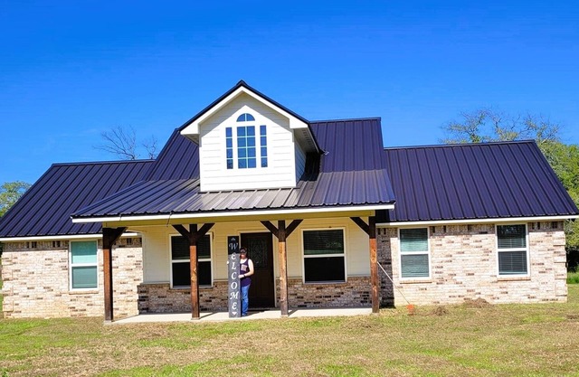 Single family home located on 125-acres.