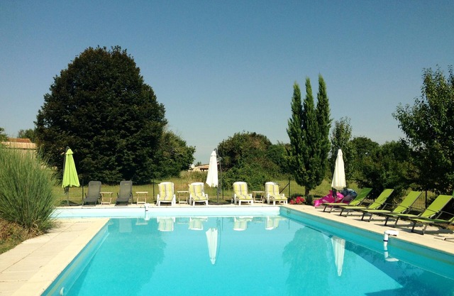Single-storey gîte air conditioner 5 pers WIFI heated summer pool pet-friendly