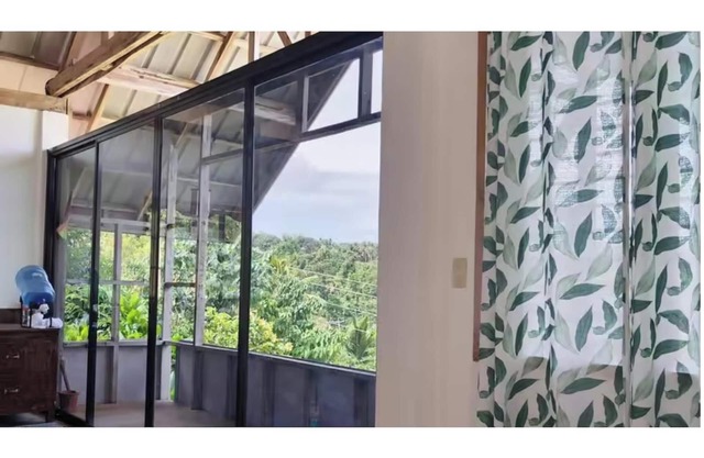 Siquijor Overlooking House 100 meters before Cambugahay Falls
