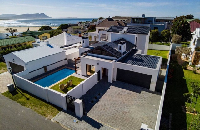 Sitari on Sea — Beachside Bliss | Pool | Sea Views | Kleinmond