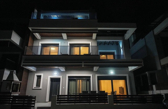 SithoniaRS White Sand Luxury Maisonette