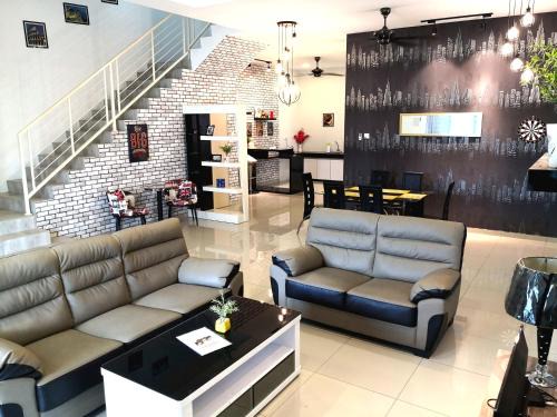 Sitiawan Teluk Batik 16ModernHome Private Pool Karaoke BBQ 15PAX