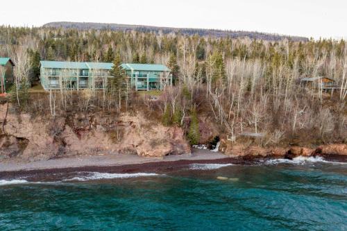 Ski, Hike, Bike, Relax Tofte Townhome with Deck!