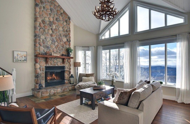 Ski in-Car out View, Hot tub, near Tremblant