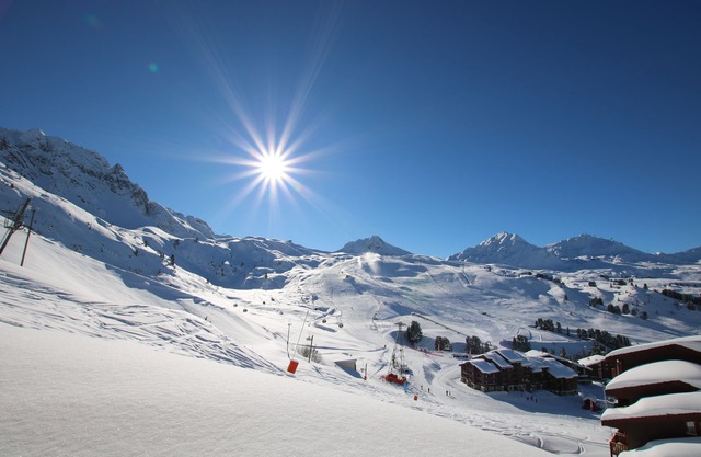 Ski-in ski-out Belle Plagne 2100m 3 rooms all comfort full South residence 4 *