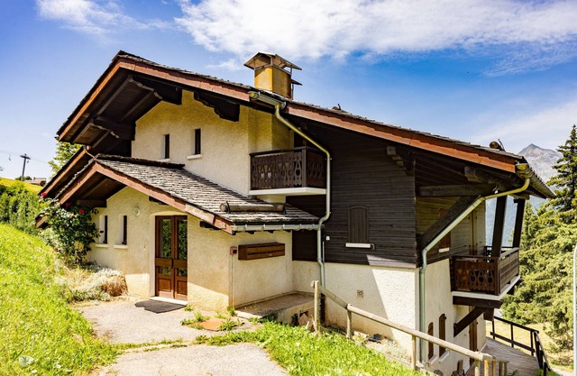 Ski in/ski Out Holiday Apartment