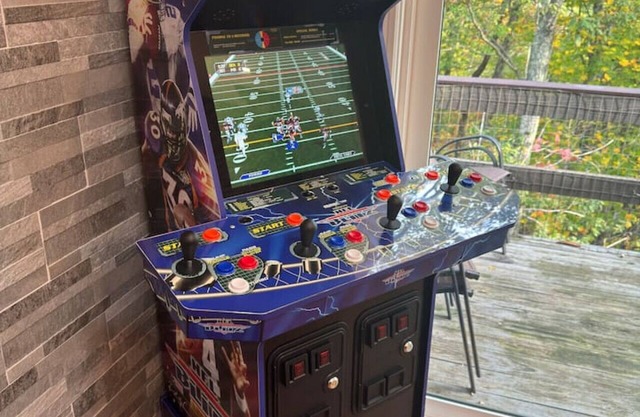 Ski-in Ski-out Home by Waterparks, Big Games, Dog Friendly
