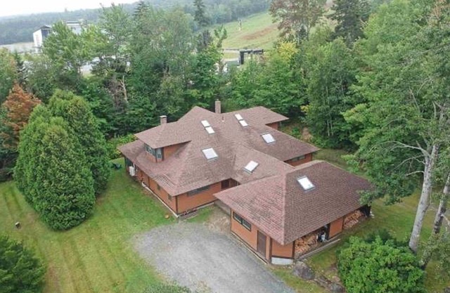 Ski on Ski Off & Newly Renovated! 30 feet to covered magic carpet at Carinthia.