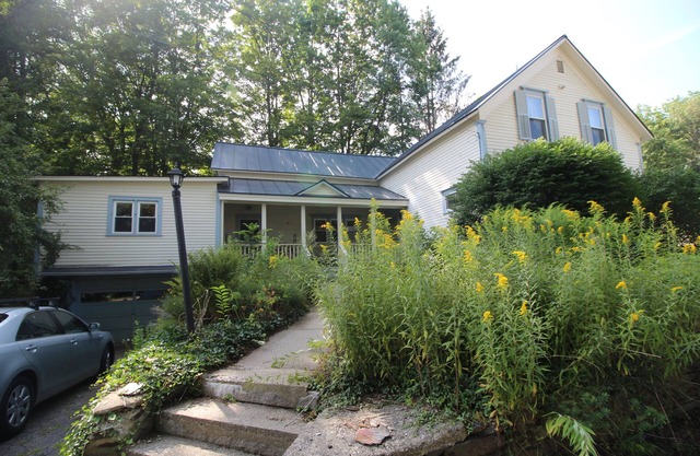 Ski, Snowboard, Hike, or just Relax at our Spacious Home for Family and Friends!