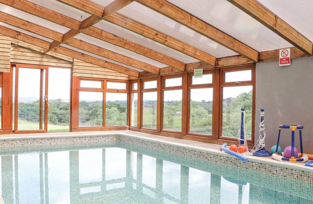 SKIBER COOMBE, family friendly, with pool in Launceston