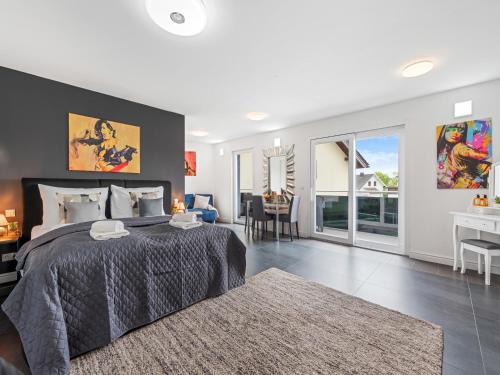 SKY9 Luxury Four-Bedroom Villa with Private Whirlpool