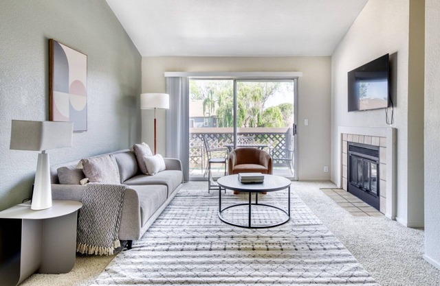 Sleek Foster City 2BR w/Gym, Pool, Spa & W/D, near VISA, by Blueground