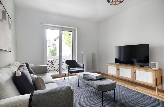 Sleek St. Johann 3 Room w/Storage & W/D, nr Local Market, by Blueground