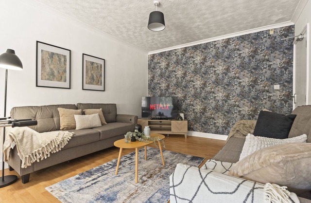 Sleeps 12, Games Room, 6 Bedroom Group Getaway