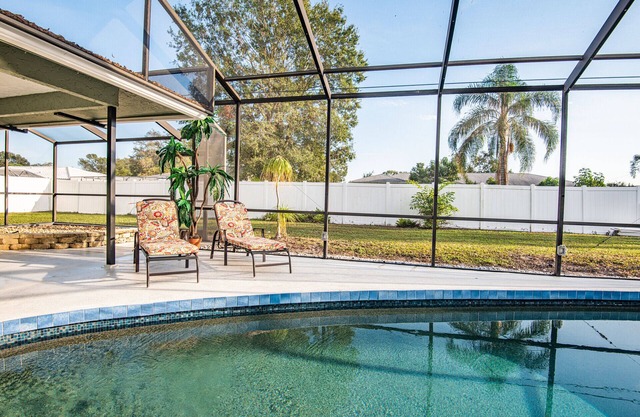 Sleeps 12! Spacious Retreat in Sarasota, Close to Beaches and Downtown