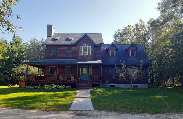 SLEEPS 16, 7 bedroom 4 baths w/2 game rooms, SXS rentals w/direct trail access