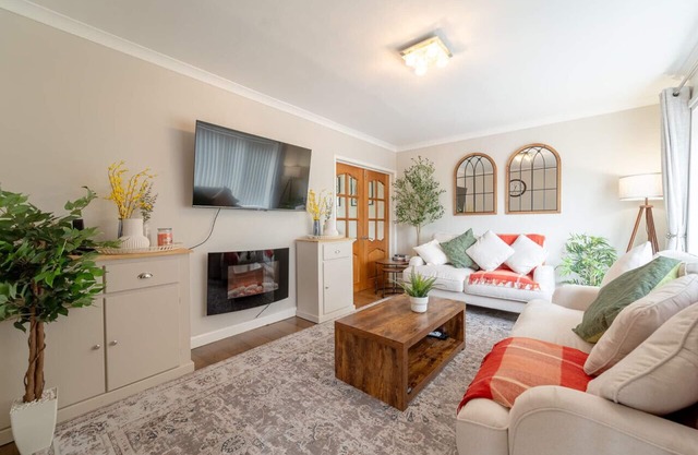 Sleeps 7, 3 bed, 5 beds