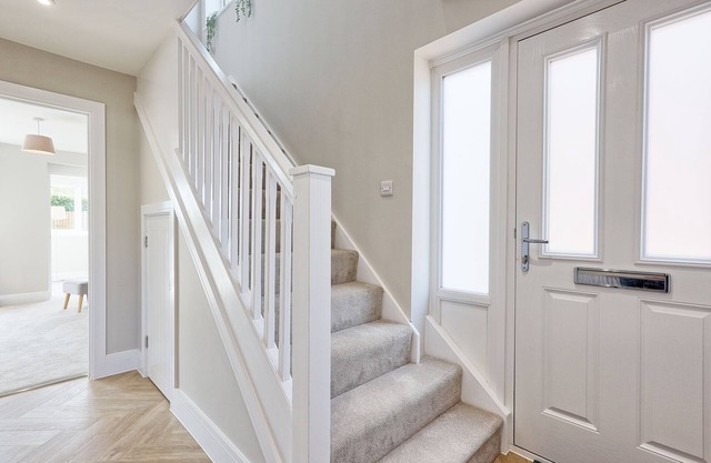 Sleeps 8, Wifi, Whole House, Spacious, Refurbished