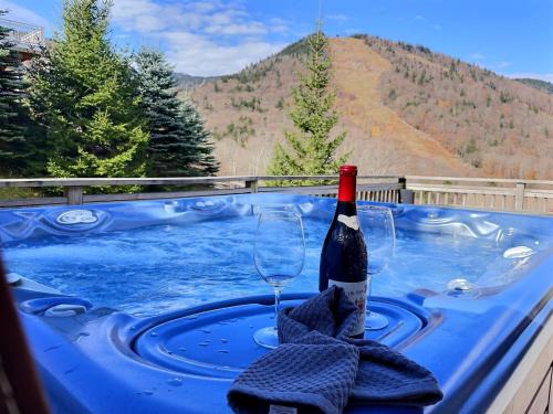 SlopeSide Chalet - Pool, Grill, Hot tub, Views