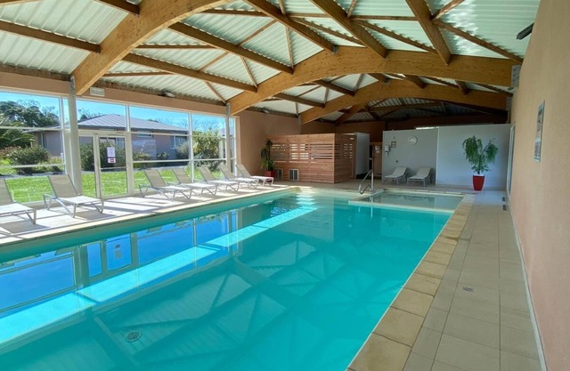 SMALL 2/4 PERS HOUSE 100 METRES FROM THE BEACH WITH SWIMMING POOL