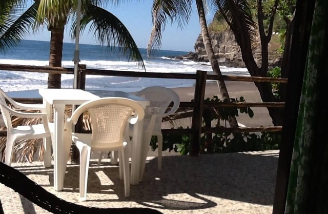 Small Hideaway on a Romantic small Private Beach with Exquisite Views.