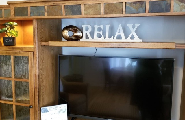 ⭐Smarthouse By Lake Hospital Golf 4KTV BBQ Patio set WD WiFi Keurig Fenced Yard