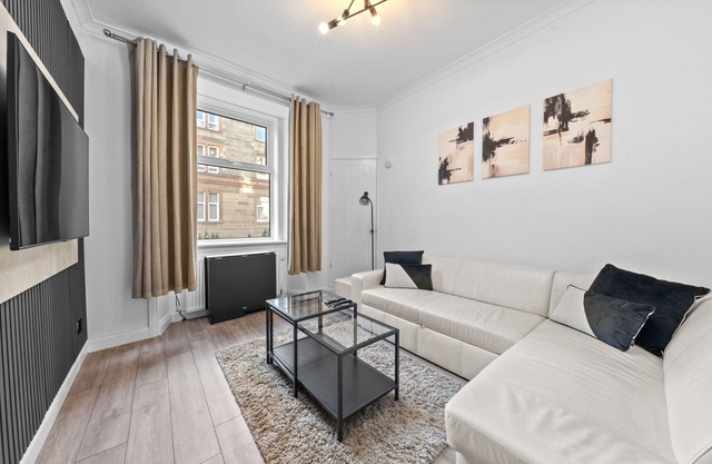 Smithfield 1 Bedroom Apartment with Sofa Bed - Edinburgh