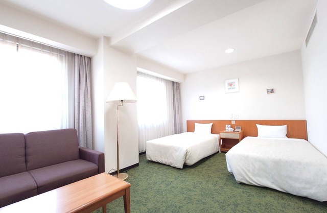 Smoking twin Free parking lot Spacious 27 sq/Okayama Okayama