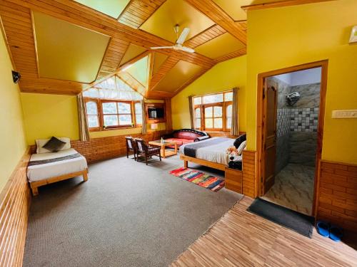 Snow Clad Riverview Hotel & Resort, Manali